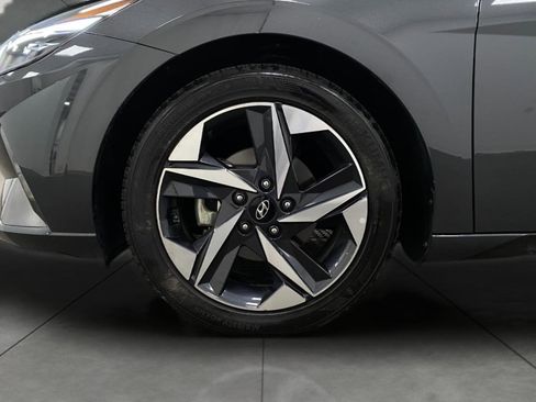 Certified 2023 Hyundai Elantra Limited FWD image 11