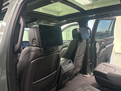 Used 2024 Cadillac Escalade Sport Platinum image 36