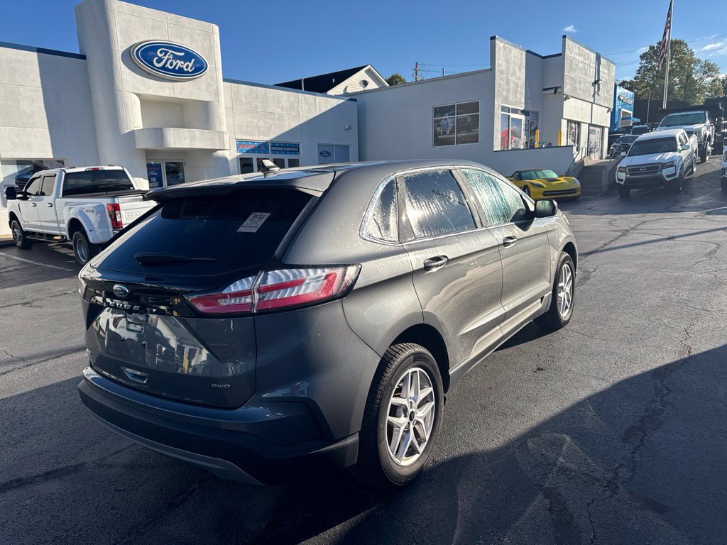 Used 2024 Ford Edge SEL w/ Convenience Package AWD/4WD image 5