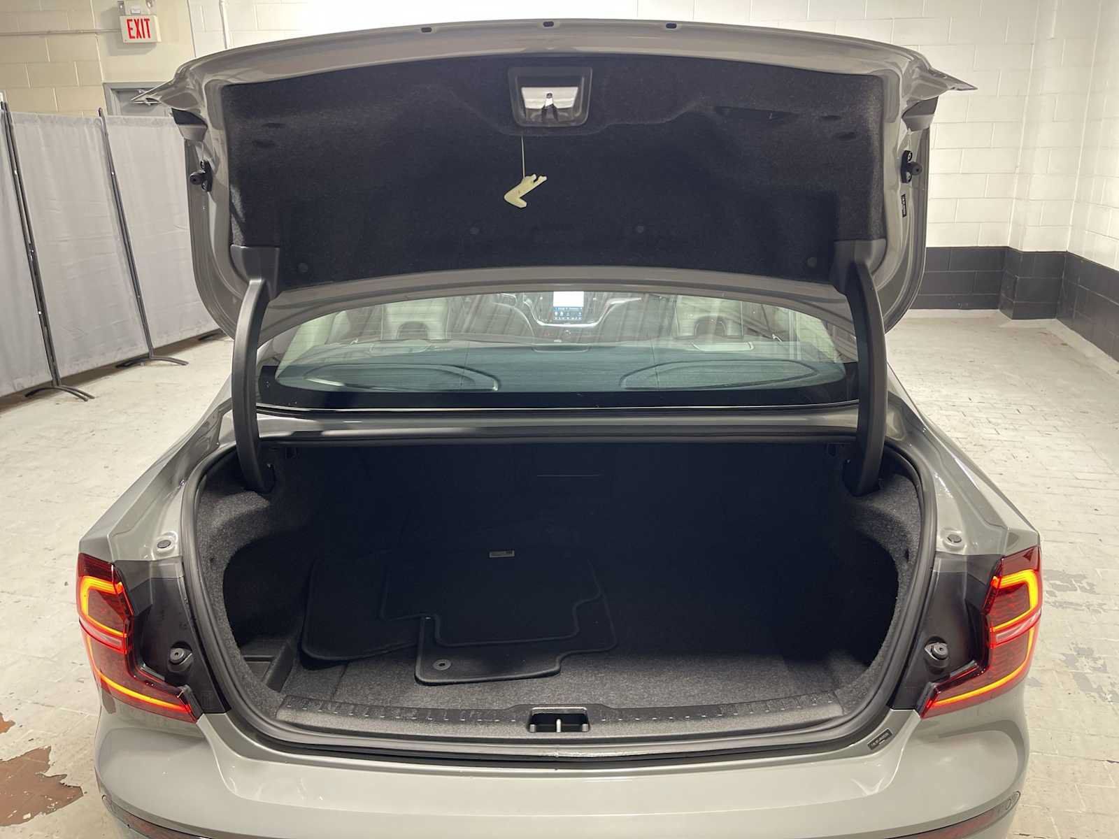Used 2024 Volvo S60 B5 Plus FWD image 19