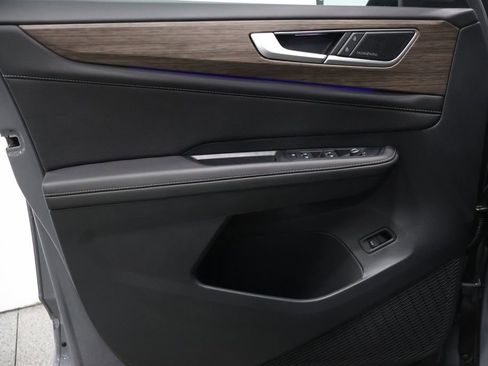 Used 2025 Volkswagen Atlas SEL Premium R-Line image 12