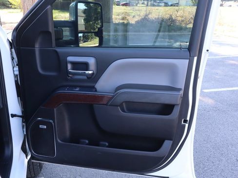 Used 2018 GMC Sierra 3500 SLT w/ Duramax Plus Package AWD/4WD image 26