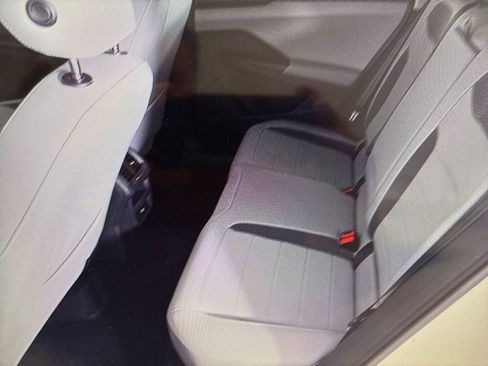 Used 2024 Volkswagen Taos SE image 12