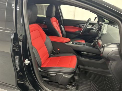 Certified 2025 Chevrolet Equinox EV RS FWD image 22