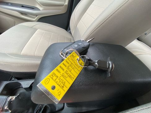 Used 2021 Ford EcoSport S FWD image 38