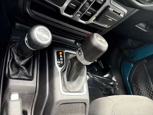 Used 2020 Jeep Wrangler Unlimited Sport S AWD/4WD image 31