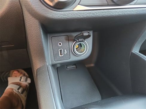 New 2025 Nissan Kicks Play S image 36