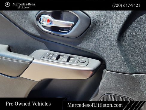 Used 2020 Jeep Cherokee Latitude Lux w/ Comfort/Convenience Group AWD/4WD image 25