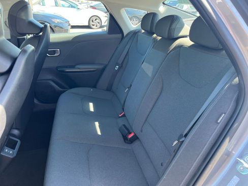 Used 2025 Kia K4 LXS image 27