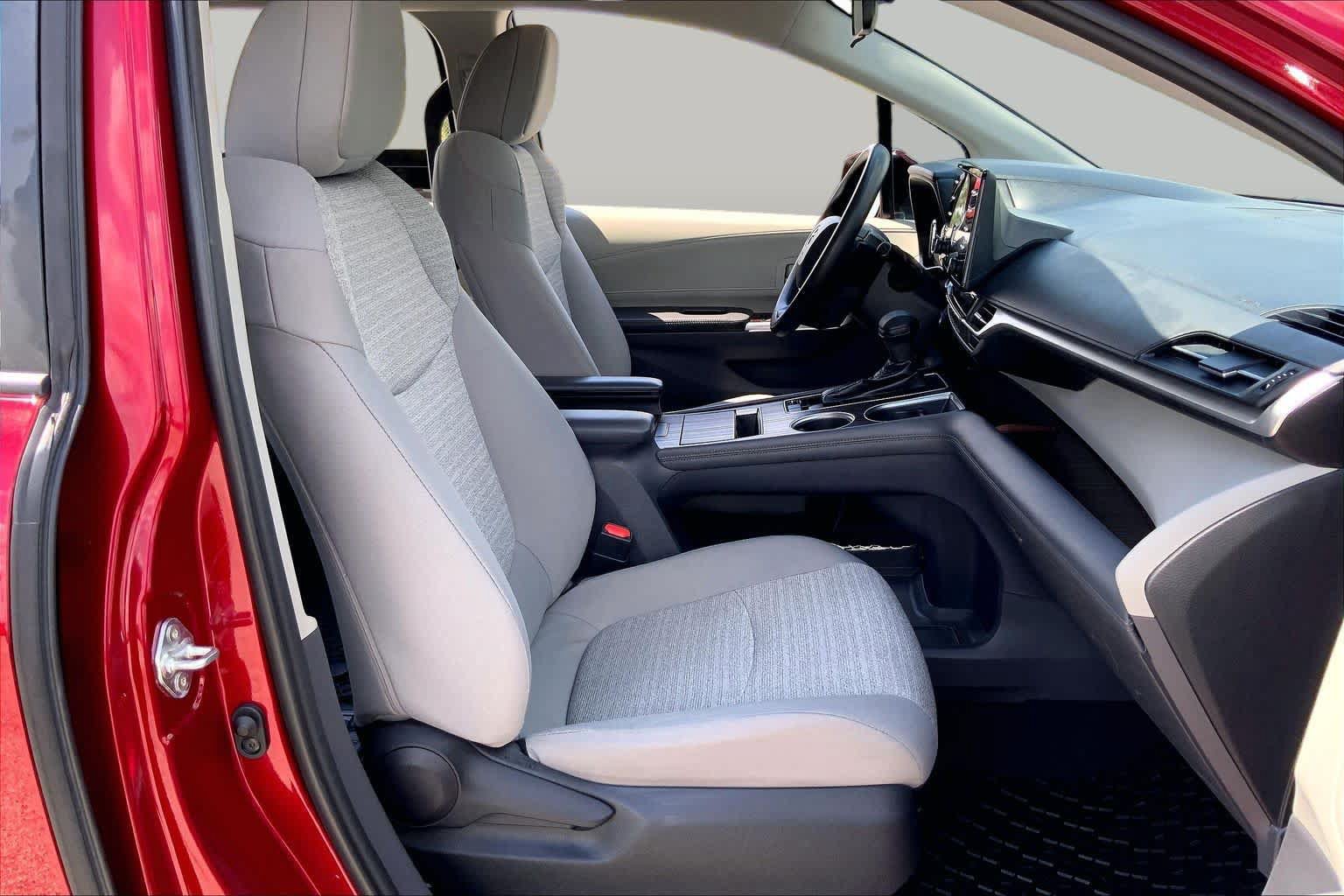 Used 2022 Toyota Sienna LE FWD image 9