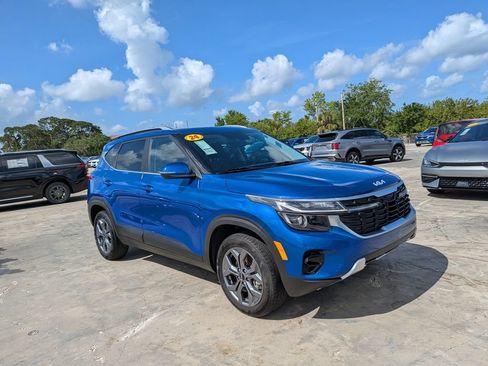 Certified 2024 Kia Seltos S AWD/4WD image 2