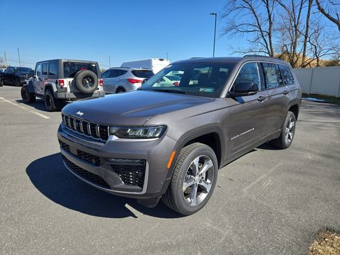 New 2026 Jeep Grand Cherokee L Limited AWD/4WD image 8