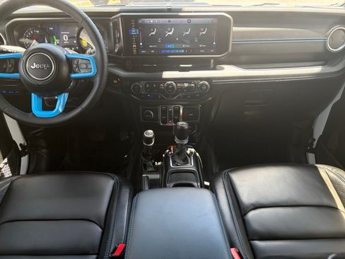 Used 2024 Jeep Wrangler High Altitude AWD/4WD image 17
