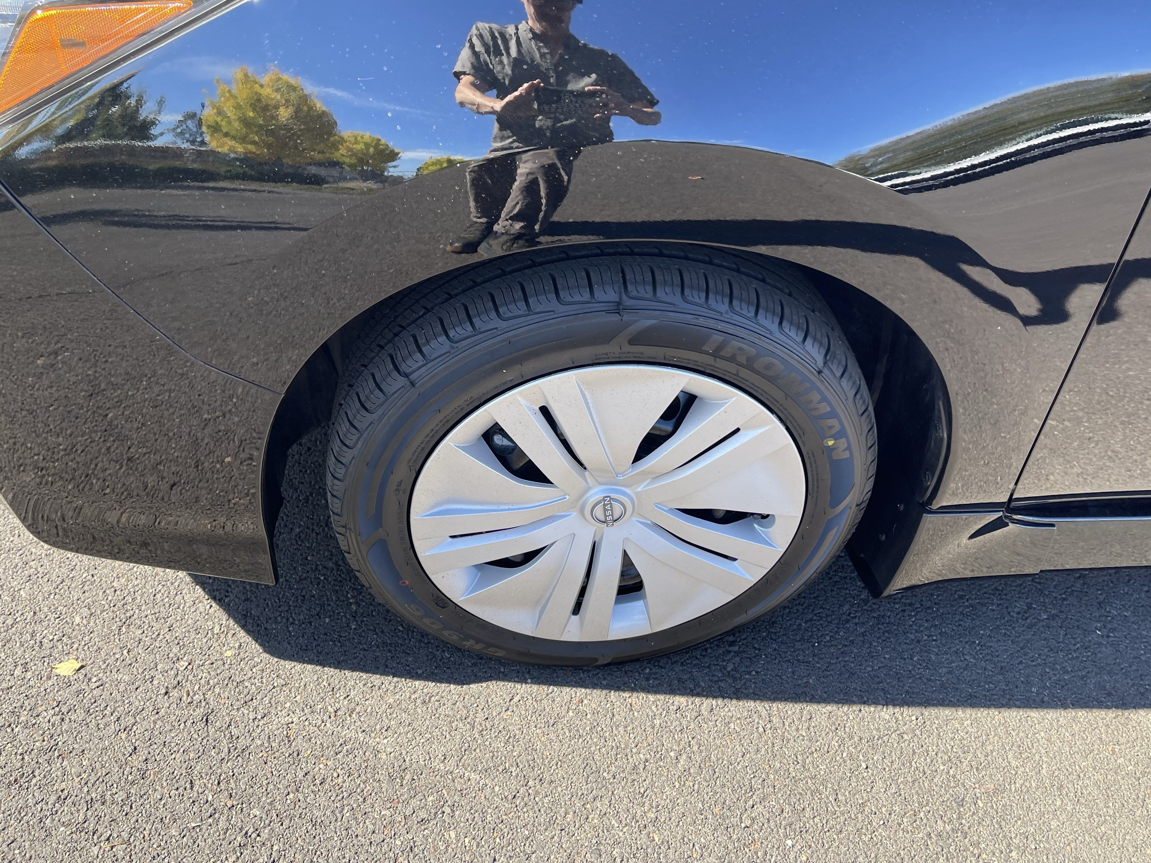 Used 2025 Nissan Leaf S FWD image 9