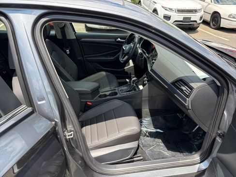 Used 2023 Volkswagen Jetta SE w/ Panoramic Sunroof Package FWD image 28