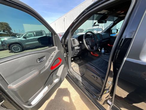 Certified 2024 Nissan Frontier PRO-4X w/ Pro Convenience Package image 13