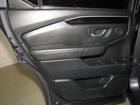 Certified 2025 Honda Pilot Touring image 13