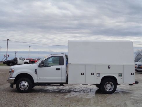 Used 2022 Ford F350 XLT w/ XLT Value Package image 2