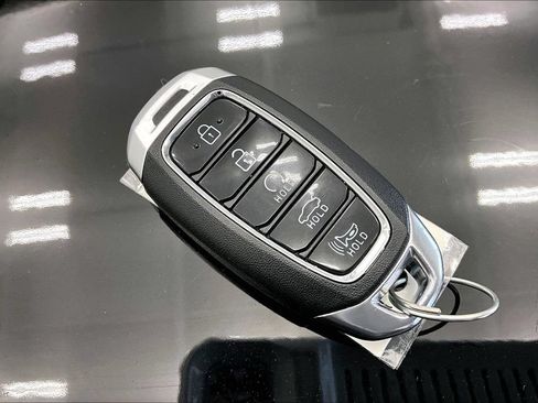 Used 2023 Hyundai Elantra SEL w/ Convenience Package FWD image 10