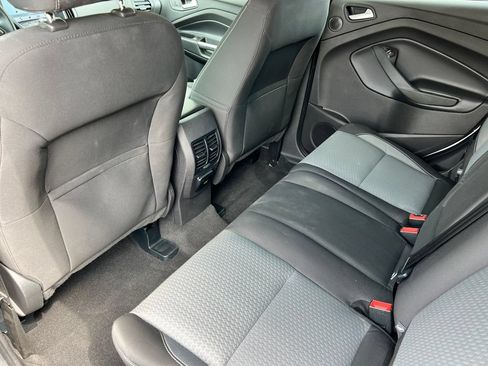Used 2017 Ford Escape SE w/ Equipment Group 201A AWD/4WD image 34