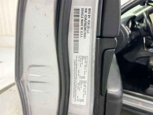 Used 2021 Jeep Grand Cherokee Limited image 29