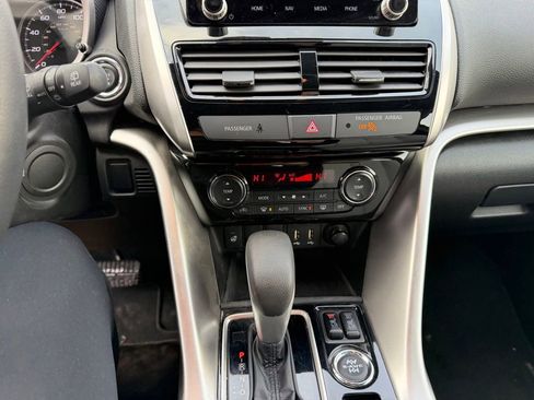 Used 2025 Mitsubishi Eclipse Cross AWD image 18