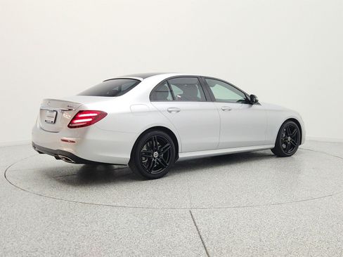 Used 2020 Mercedes-Benz E 450 4MATIC Sedan w/ Premium Package image 5