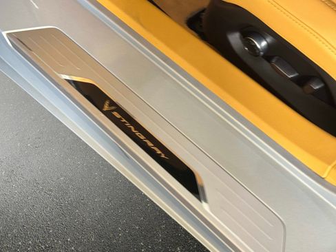 Used 2021 Chevrolet Corvette Stingray Premium Cpe w/ Z51 Performance Package image 28