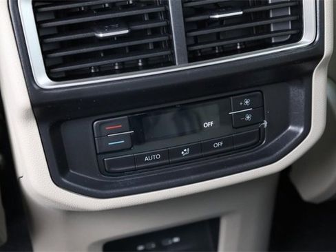 New 2026 Volkswagen Atlas SE image 25