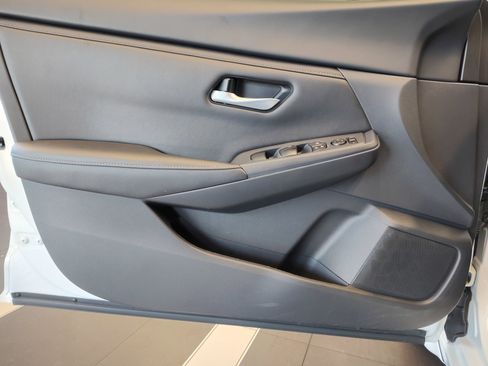 Used 2024 Nissan Sentra SV FWD image 25