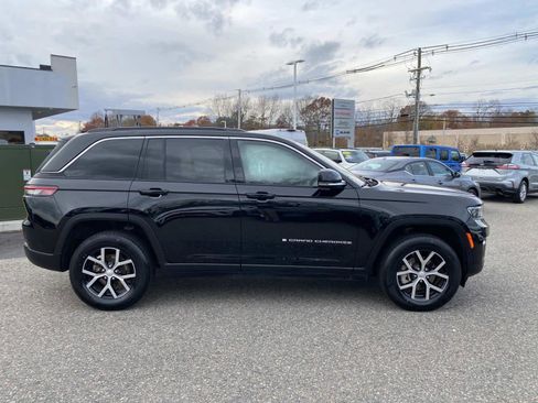 Certified 2024 Jeep Grand Cherokee Limited image 2