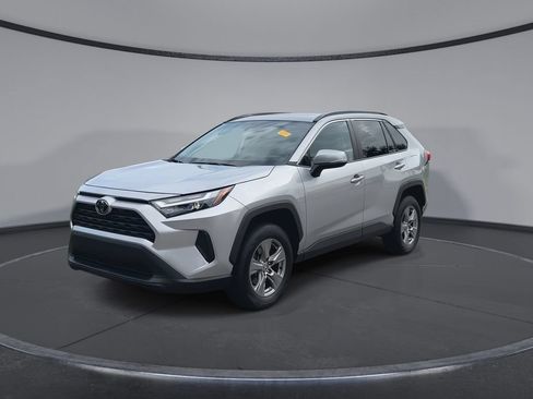 Certified 2023 Toyota RAV4 XLE w/ Convenience Package FWD image 4