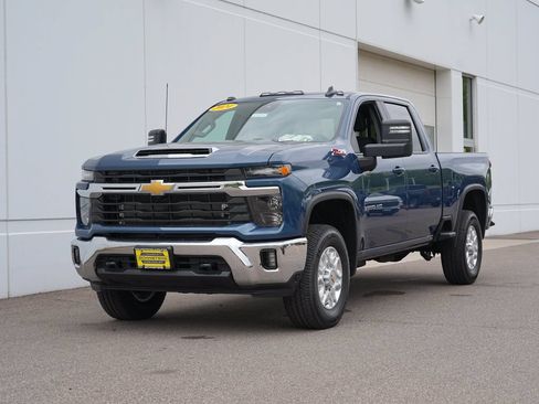 Used 2024 Chevrolet Silverado 3500 LT w/ All Star Edition AWD/4WD image 7