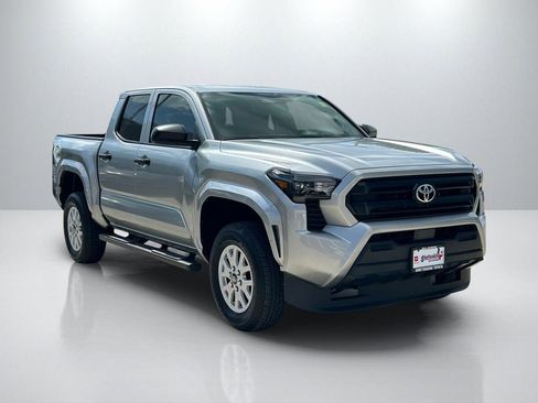 Certified 2025 Toyota Tacoma SR RWD image 3
