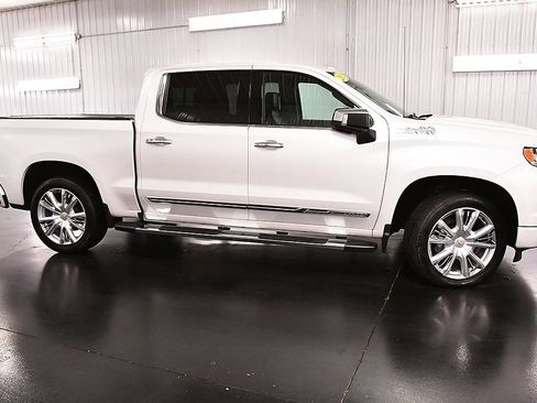 Used 2023 Chevrolet Silverado 1500 High Country w/ Technology Package AWD/4WD image 8