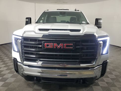 Used 2024 GMC Sierra 3500 Pro w/ Convenience Package AWD/4WD image 9
