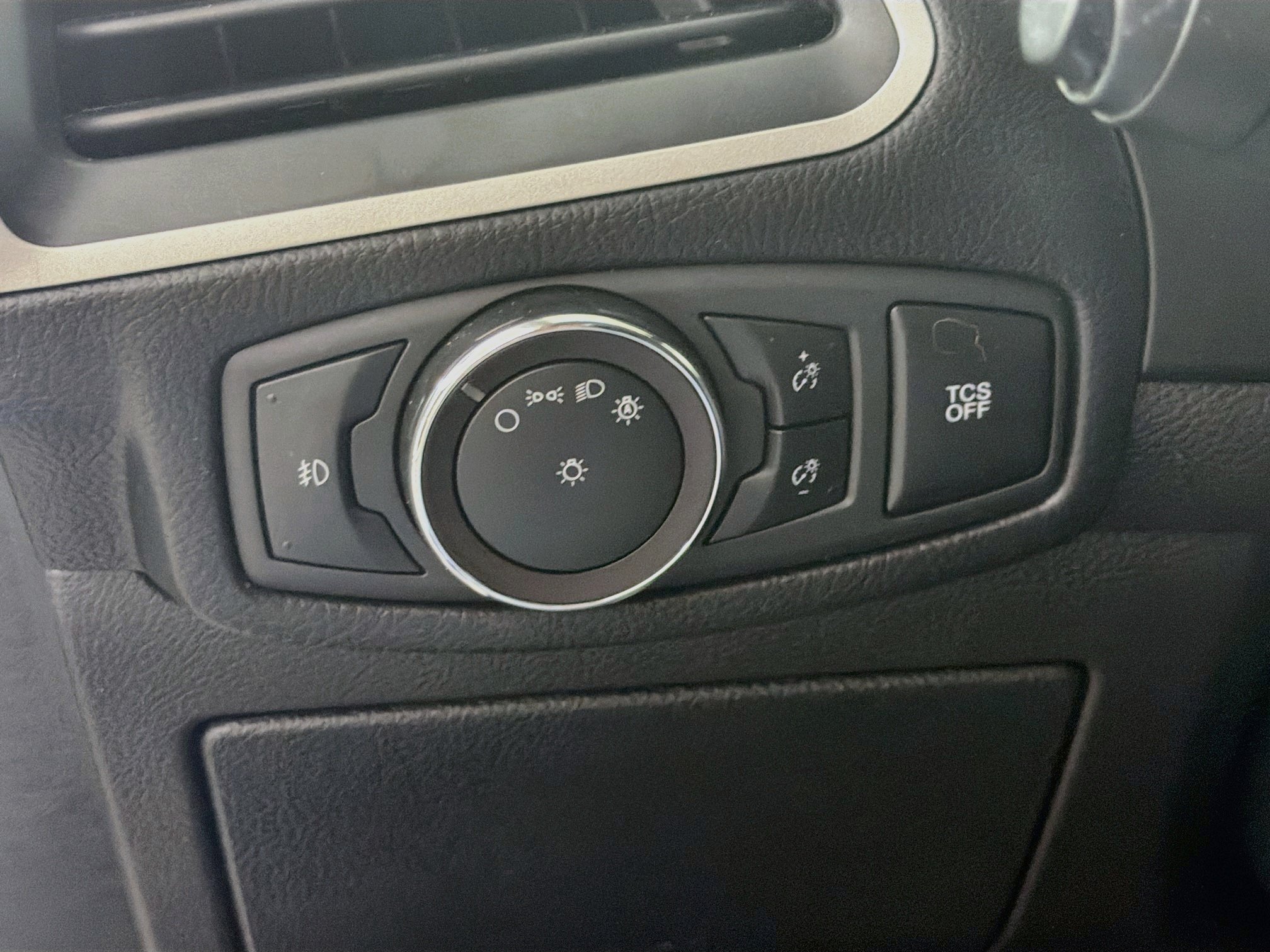 Used 2019 Ford Edge SEL w/ Equipment Group 201A FWD image 17
