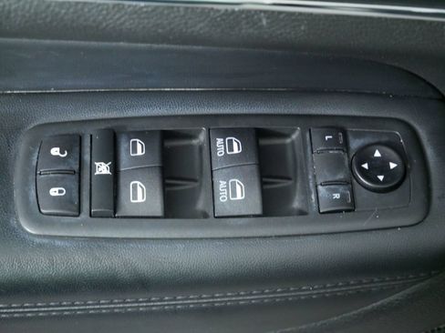 Used 2020 Jeep Grand Cherokee Limited AWD/4WD image 21