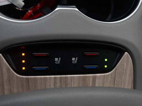 Used 2021 Toyota Venza XLE w/ Activity Package (TMS) image 29