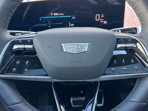 Used 2026 Cadillac Optiq Luxury 2 w/ LPO, Floor Liner Package RWD image 31