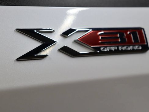 Used 2022 GMC Sierra 1500 SLT w/ SLT Premium Plus Package AWD/4WD image 12