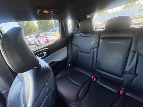Used 2025 Jeep Compass Limited AWD/4WD image 35