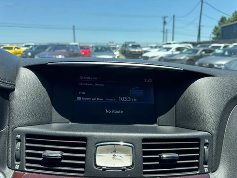 Used 2015 INFINITI Q70 3.7 w/ Sport Package RWD image 19