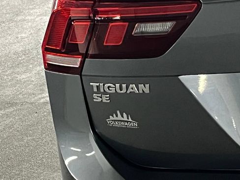 Certified 2021 Volkswagen Tiguan SE R-Line AWD/4WD image 37