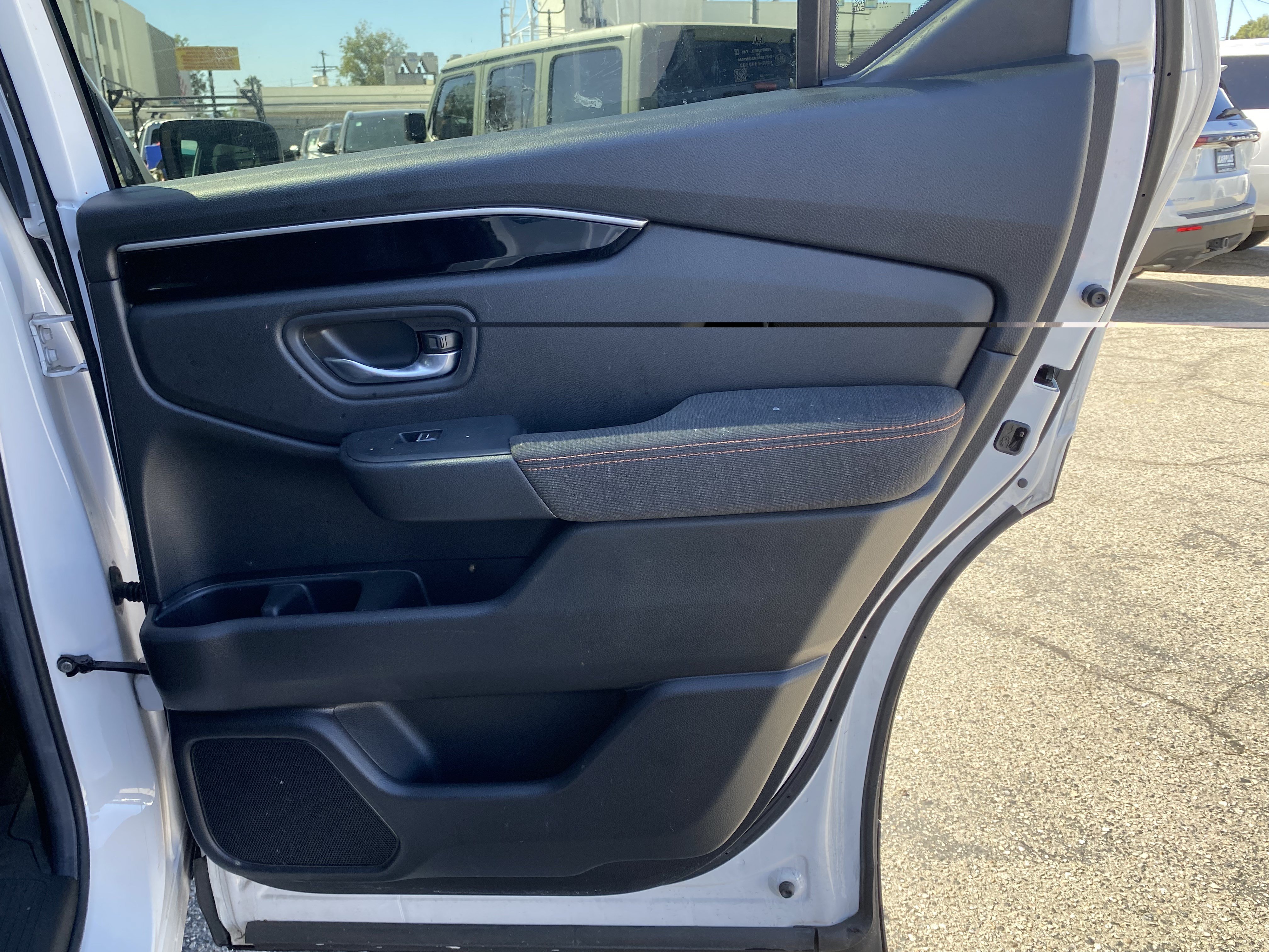 Used 2025 Honda Pilot Sport image 21