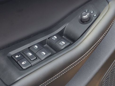 Used 2025 Jeep Grand Cherokee L Limited AWD/4WD image 9