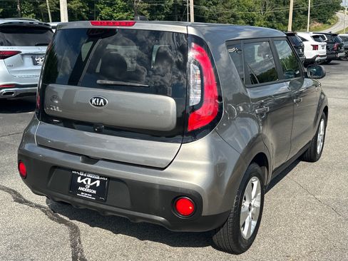 Used 2019 Kia Soul FWD image 3
