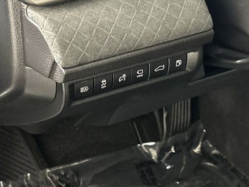 Used 2025 Toyota Camry XLE w/ Premium Plus Package FWD image 14