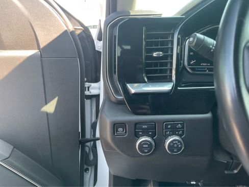 Used 2025 GMC Sierra 1500 SLT AWD/4WD image 14
