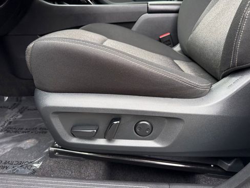 Certified 2025 Nissan Rogue SV image 15